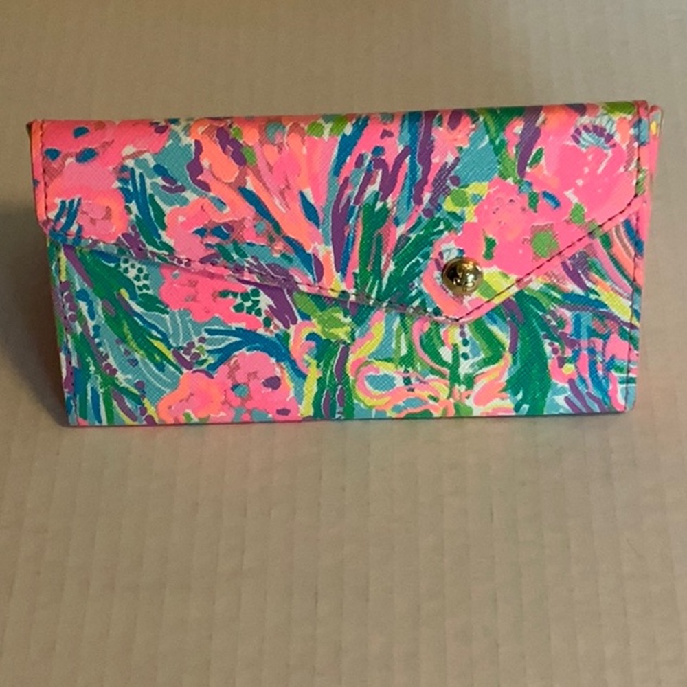 LILLY PULITZER Colorful Floral Women's Sunglass Case.    NWT